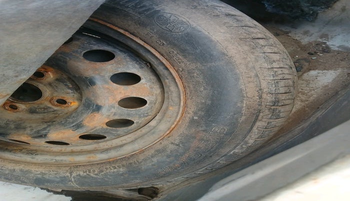 2012 Toyota Etios Liva G, Petrol, Manual, 76,234 km, tyre