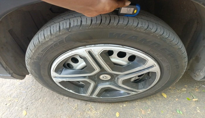 2016 Maruti Vitara Brezza LDI (O), Diesel, Manual, 1,73,389 km, tyre