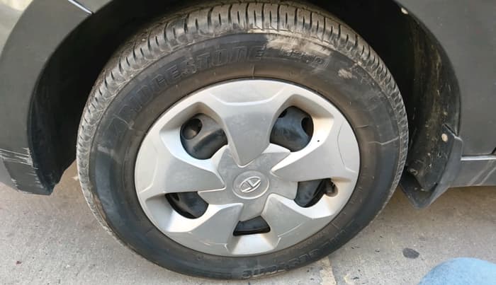 2021 Tata Tiago XT (O) PETROL, Petrol, Manual, 11,455 km, tyre