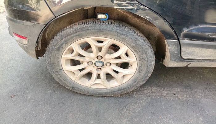 2013 Ford Ecosport TITANIUM 1.5L DIESEL, Diesel, Manual, 1,14,226 km, tyre