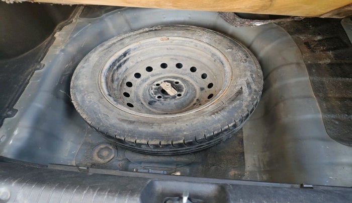 2011 Hyundai Verna FLUIDIC 1.6 VTVT EX, Petrol, Manual, 42,182 km, tyre