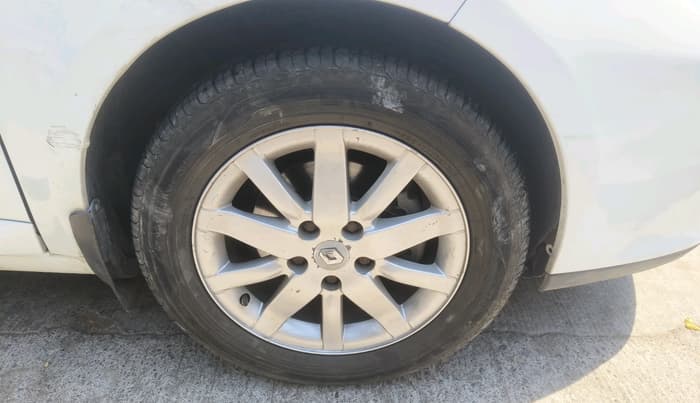 2011 Renault Fluence 1.5 E2, Diesel, Manual, 1,25,190 km, tyre