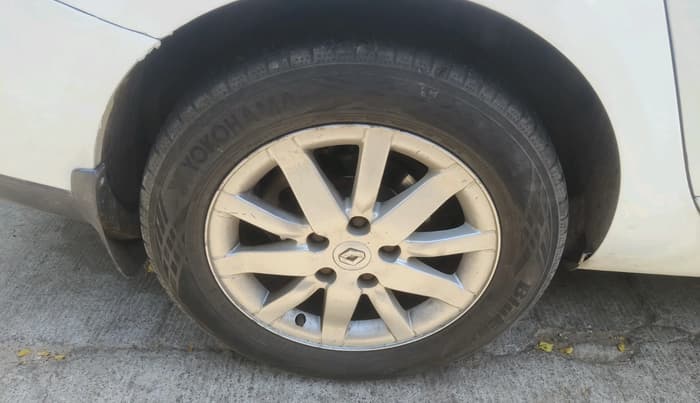 2011 Renault Fluence 1.5 E2, Diesel, Manual, 1,25,190 km, tyre