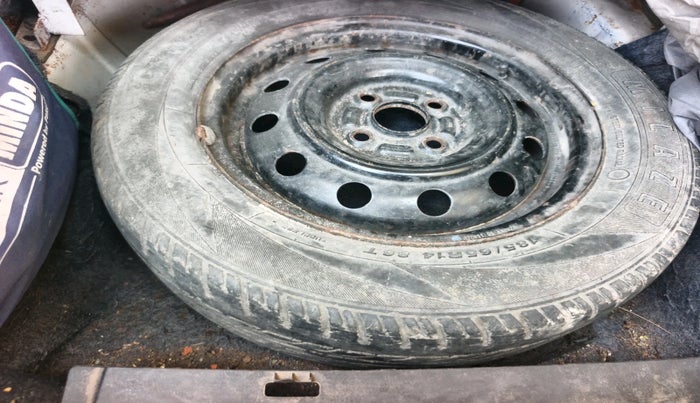 2011 Maruti Swift Dzire VXI, CNG, Manual, 65,123 km, tyre