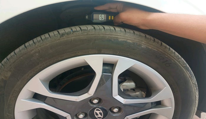 2025 Hyundai NEW I20 Sportz (O) 1.2 IVT, Petrol, Automatic, 4,550 km, tyre