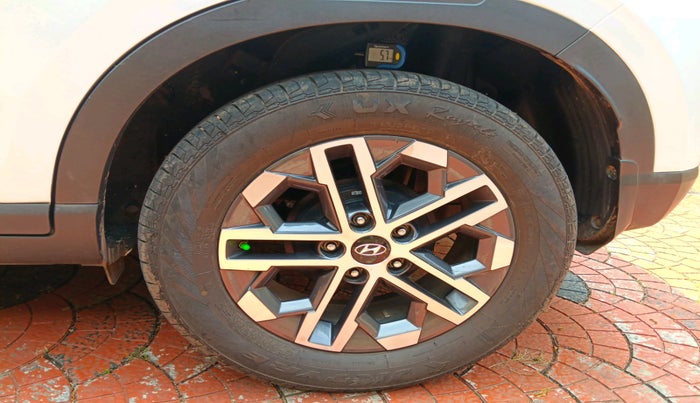 2023 Hyundai VENUE SX (O) 1.5 CRDI, Diesel, Manual, 58,319 km, tyre