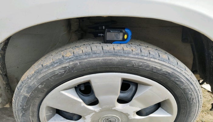 2013 Maruti Alto K10 VXI, Petrol, Manual, 1,00,219 km, tyre