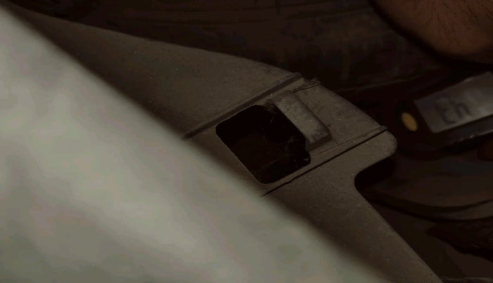 2011 Maruti Wagon R 1.0 LXI CNG, CNG, Manual, 2,21,585 km, tyre