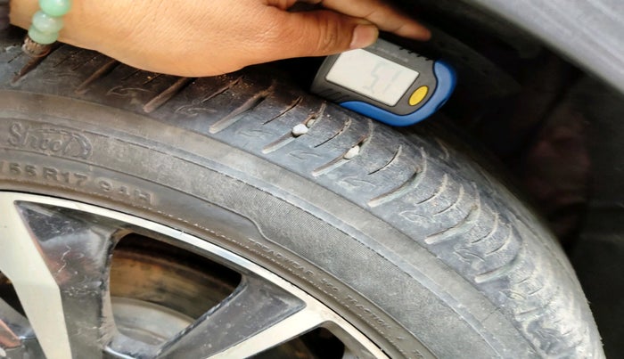 2020 Mahindra XUV300 W8 (O) 1.2 PETROL, Petrol, Manual, 56,642 km, tyre