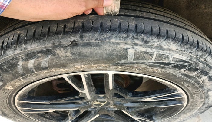 2021 Tata Safari XZA PLUS 6S, Diesel, Automatic, 99,648 km, tyre