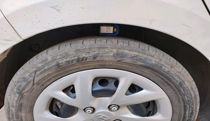 2018 Hyundai Grand i10 SPORTZ 1.2 KAPPA VTVT, Petrol, Manual, 1,70,864 km, tyre