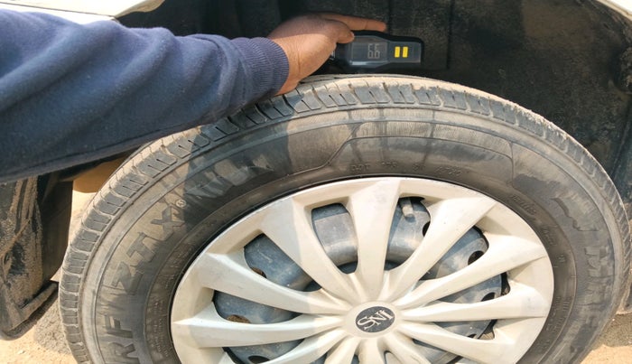 2019 Maruti Dzire VDI, Diesel, Manual, 84,729 km, tyre