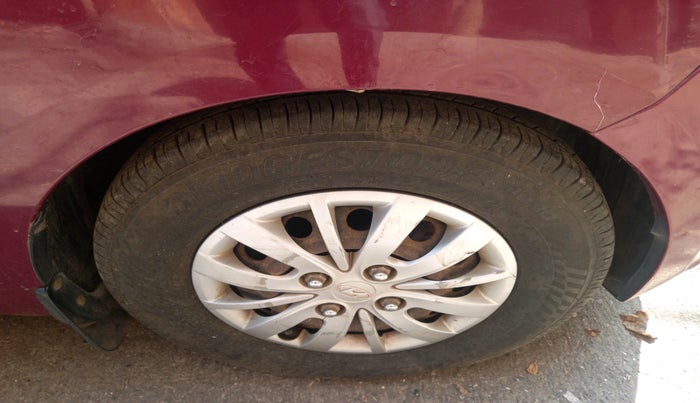 2015 Hyundai i10 SPORTZ 1.1, CNG, Manual, 37,131 km, tyre