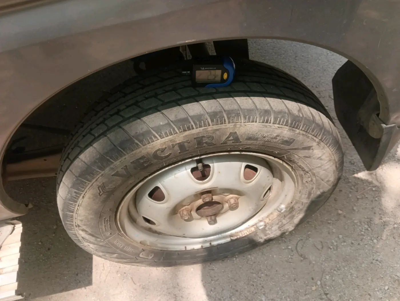 2013 Maruti Eeco 5 STR WITH A/C+HTR, Petrol, Manual, 77,890 km, tyre
