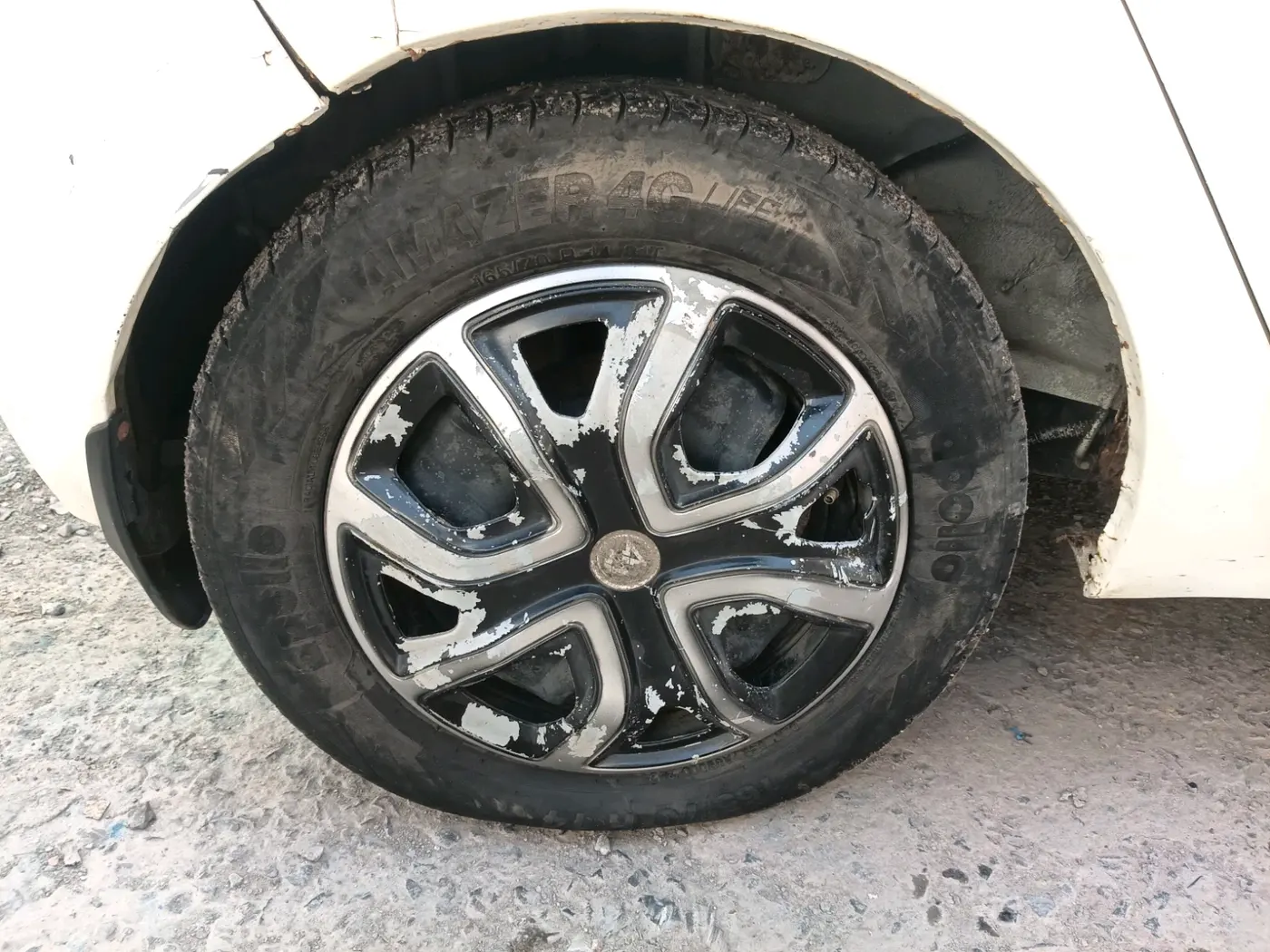 2019 Tata Tiago XZ PETROL, CNG, Manual, 1,70,849 km, tyre