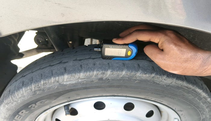 2016 Maruti Wagon R 1.0 LXI, Petrol, Manual, 1,10,915 km, tyre