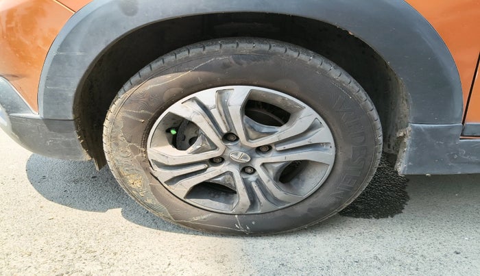 2018 Tata TIAGO NRG PETROL, Petrol, Manual, 84,715 km, tyre