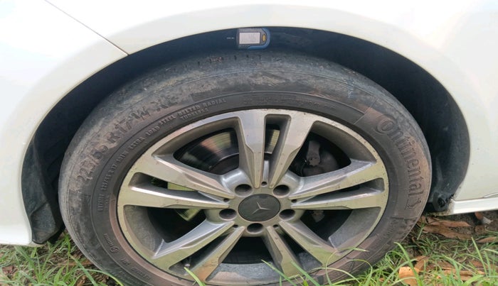 2014 Mercedes Benz E Class E 350 CDI Avantgarde, Diesel, Automatic, 97,098 km, tyre