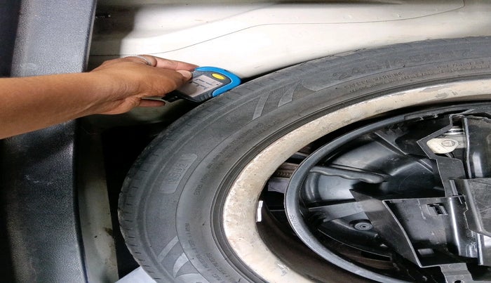 2014 Mercedes Benz E Class E 350 CDI Avantgarde, Diesel, Automatic, 97,098 km, tyre