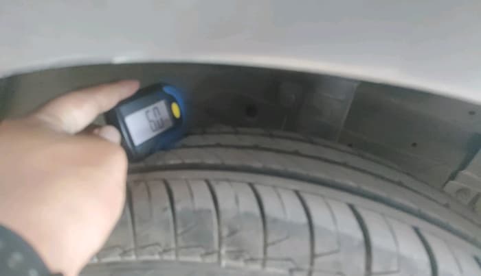 2014 Maruti Swift VXI, Petrol, Manual, 93,361 km, tyre