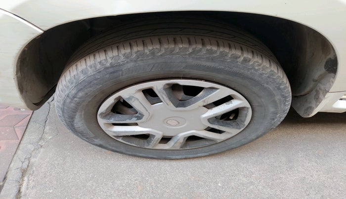 2018 Nissan Terrano XE (D), Diesel, Manual, 93,577 km, tyre