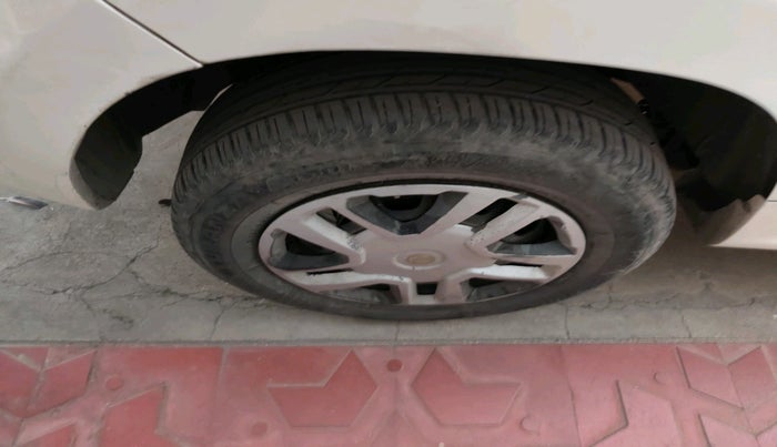 2018 Nissan Terrano XE (D), Diesel, Manual, 93,577 km, tyre