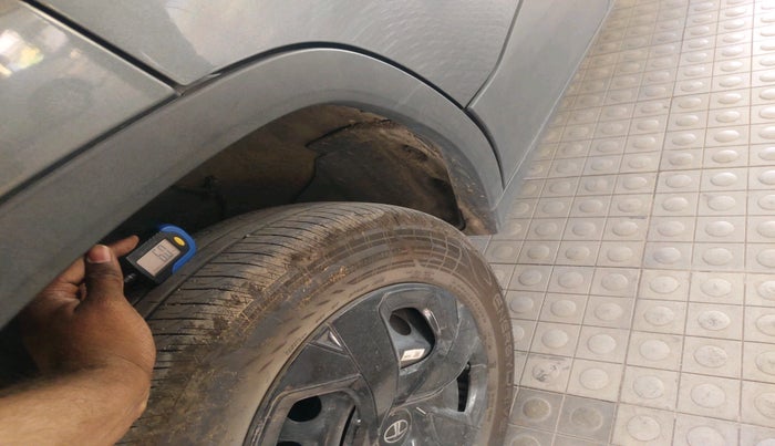 2025 Tata PUNCH ADVENTURE AMT, Petrol, Automatic, 13,085 km, tyre