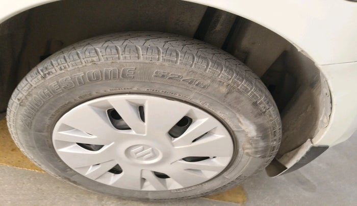 2013 Maruti Swift VDI, Diesel, Manual, 1,97,758 km, tyre