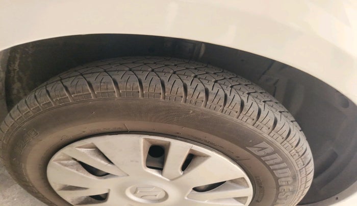 2013 Maruti Swift VDI, Diesel, Manual, 1,97,758 km, tyre