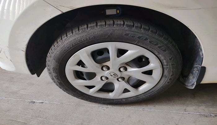 2017 Hyundai Grand i10 SPORTZ (O) 1.2 KAPPA VTVT, Petrol, Manual, 19,497 km, tyre