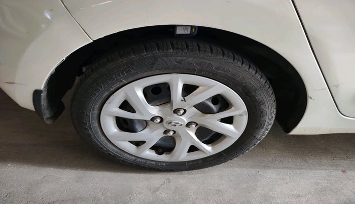 2017 Hyundai Grand i10 SPORTZ (O) 1.2 KAPPA VTVT, Petrol, Manual, 19,497 km, tyre