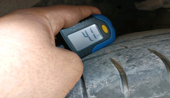 2013 Maruti Swift Dzire VXI, CNG, Manual, 89,562 km, tyre