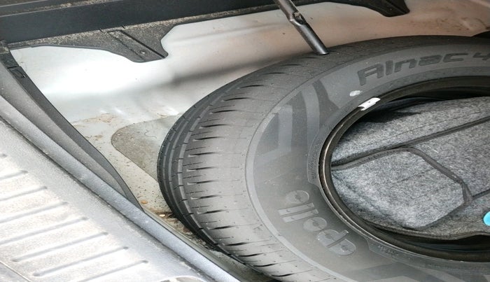 2021 Hyundai Creta EX 1.5 PETROL, Petrol, Manual, 27,367 km, tyre