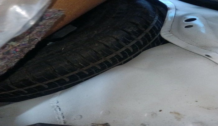 2018 Maruti Alto 800 LXI, CNG, Manual, 88,563 km, tyre