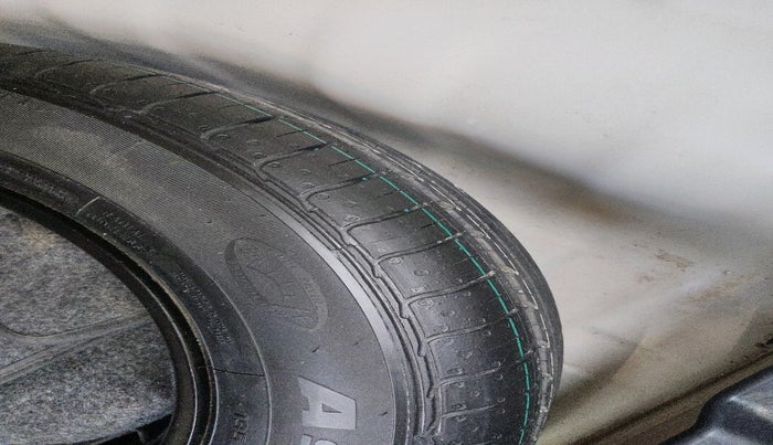 2025 Hyundai VENUE S (O) 1.0 Turbo Petrol DCT, Petrol, Automatic, 3,896 km, tyre