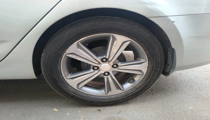 2016 Hyundai Verna 1.6 VTVT SX (O), CNG, Manual, 90,935 km, tyre