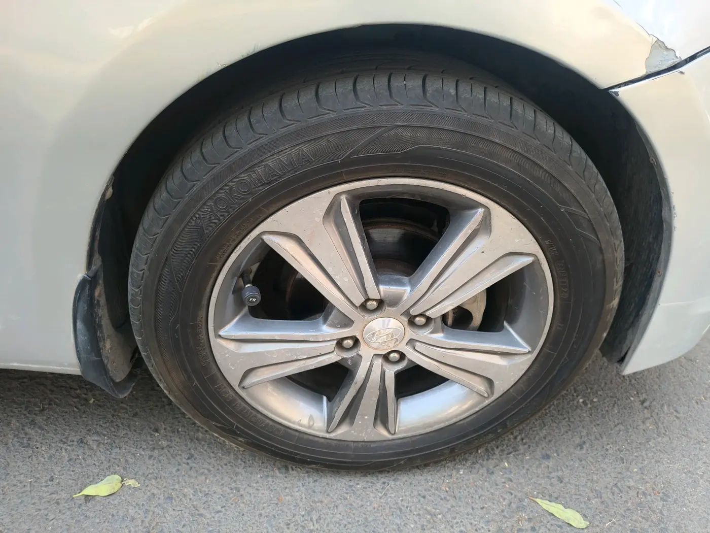 2016 Hyundai Verna 1.6 VTVT SX (O), CNG, Manual, 90,935 km, tyre