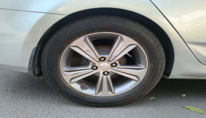 2016 Hyundai Verna 1.6 VTVT SX (O), CNG, Manual, 90,935 km, tyre