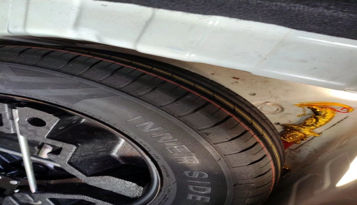 2021 Tata PUNCH CREATIVE  AMT, Petrol, Automatic, 99,754 km, tyre