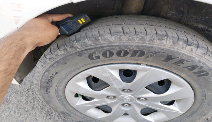 2014 Hyundai Elite i20 SPORTZ 1.4 CRDI, Diesel, Manual, 1,36,192 km, tyre