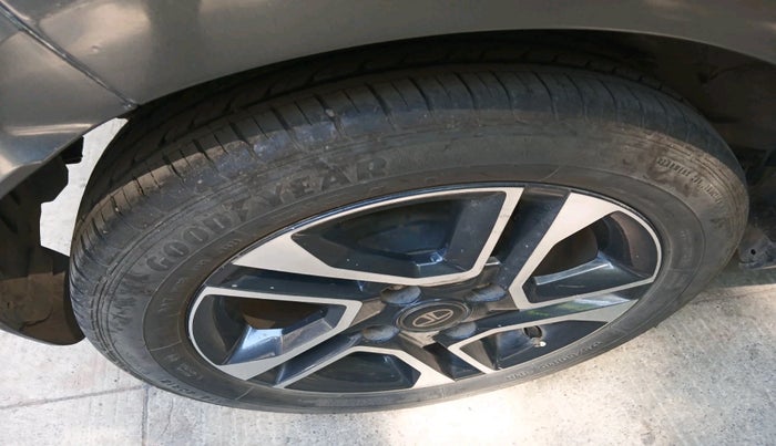 2020 Tata Tiago XZA PLUS PETROL, Petrol, Automatic, 80,561 km, tyre