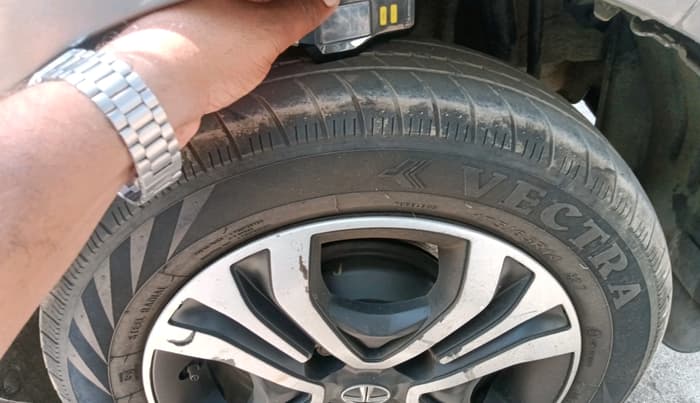 2018 Tata Tiago XZ PETROL, Petrol, Manual, 63,268 km, tyre