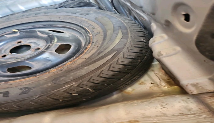 2017 Renault Kwid RXT 0.8, Petrol, Manual, 35,314 km, tyre