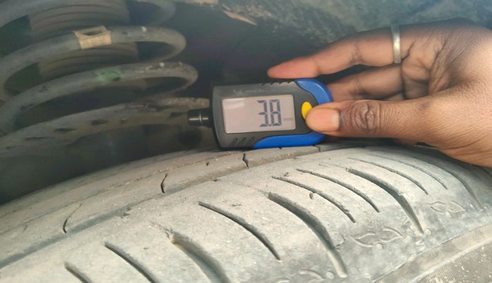 2022 Mahindra XUV700 AX 5 D MT 5 STR, Diesel, Manual, 49,782 km, tyre