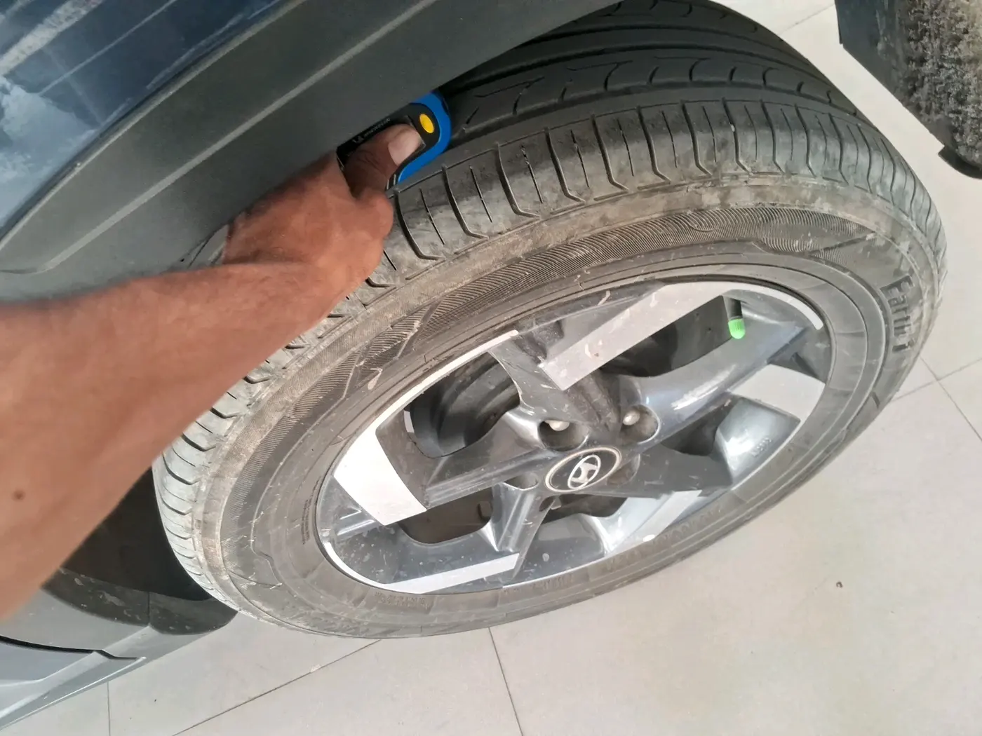 2019 Hyundai VENUE SX 1.0 TURBO, Petrol, Manual, 92,873 km, tyre