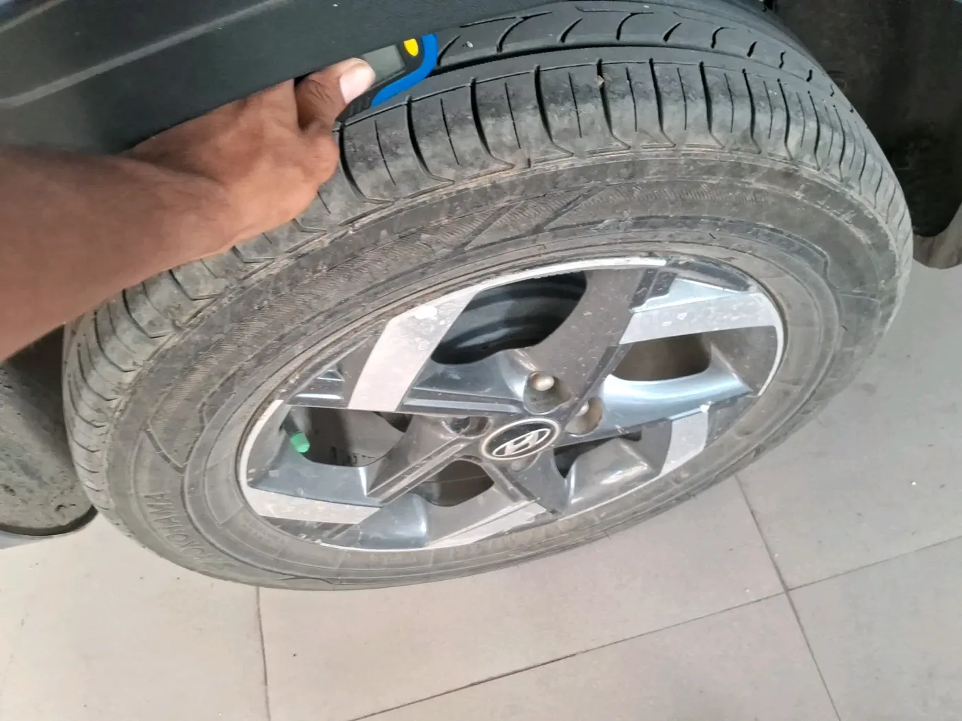 2019 Hyundai VENUE SX 1.0 TURBO, Petrol, Manual, 92,873 km, tyre