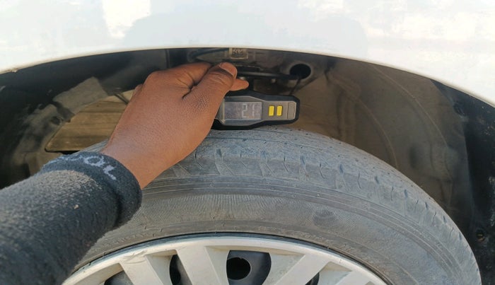 2022 Maruti Dzire VXI, Petrol, Manual, 66,162 km, tyre