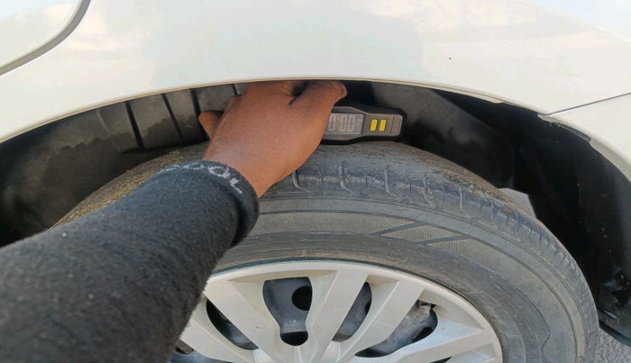 2022 Maruti Dzire VXI, Petrol, Manual, 66,162 km, tyre