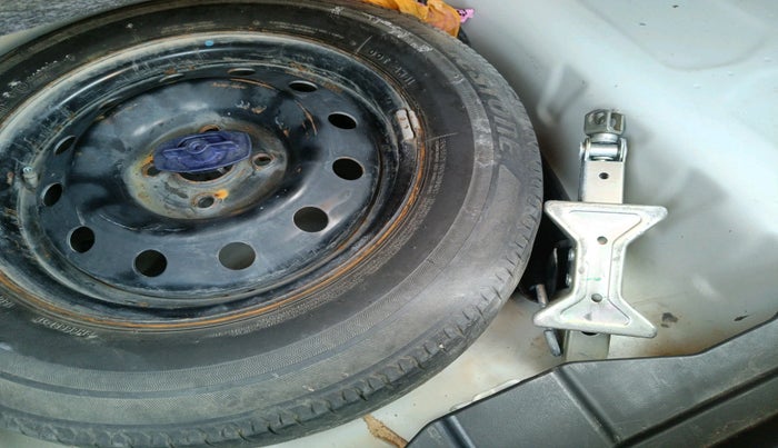 2022 Maruti Dzire VXI, Petrol, Manual, 66,162 km, tyre