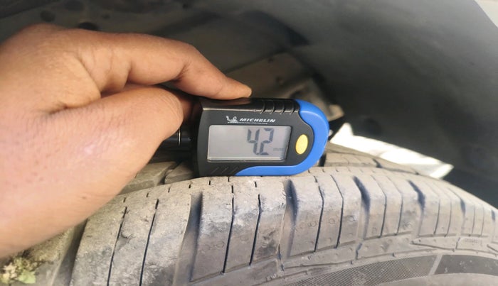 2016 Tata Safari Storme 2.2 VX 4X2, Diesel, Manual, 1,33,701 km, tyre